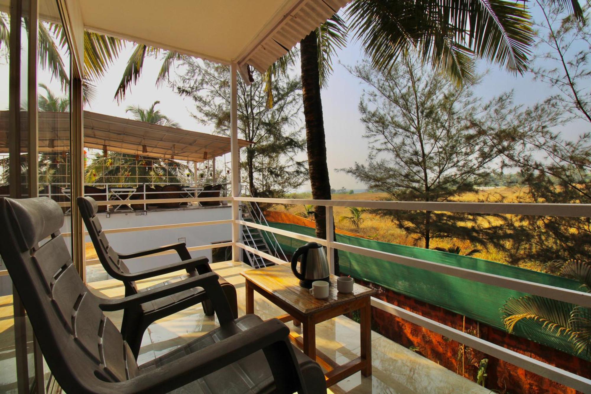 Arabian Sea Beach Resort Морджим Экстерьер фото