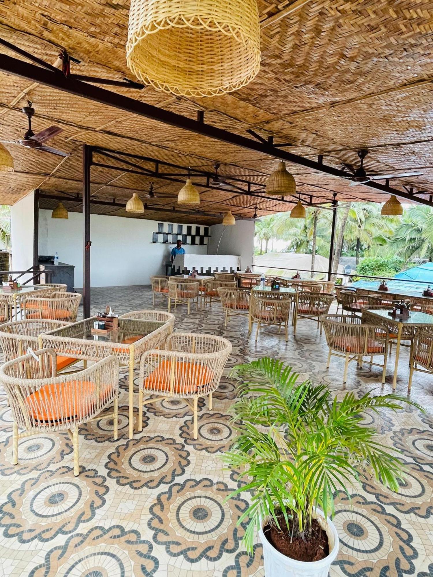 Arabian Sea Beach Resort Морджим Экстерьер фото