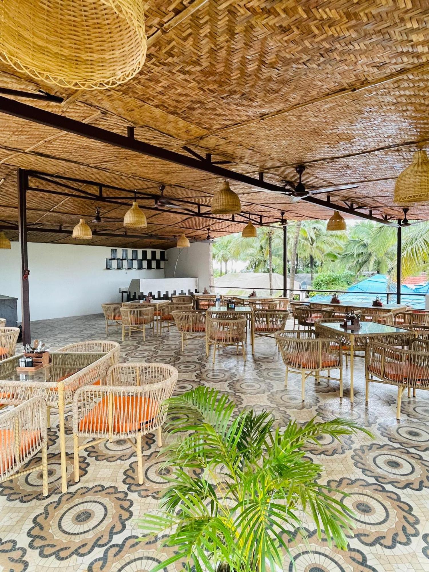 Arabian Sea Beach Resort Морджим Экстерьер фото