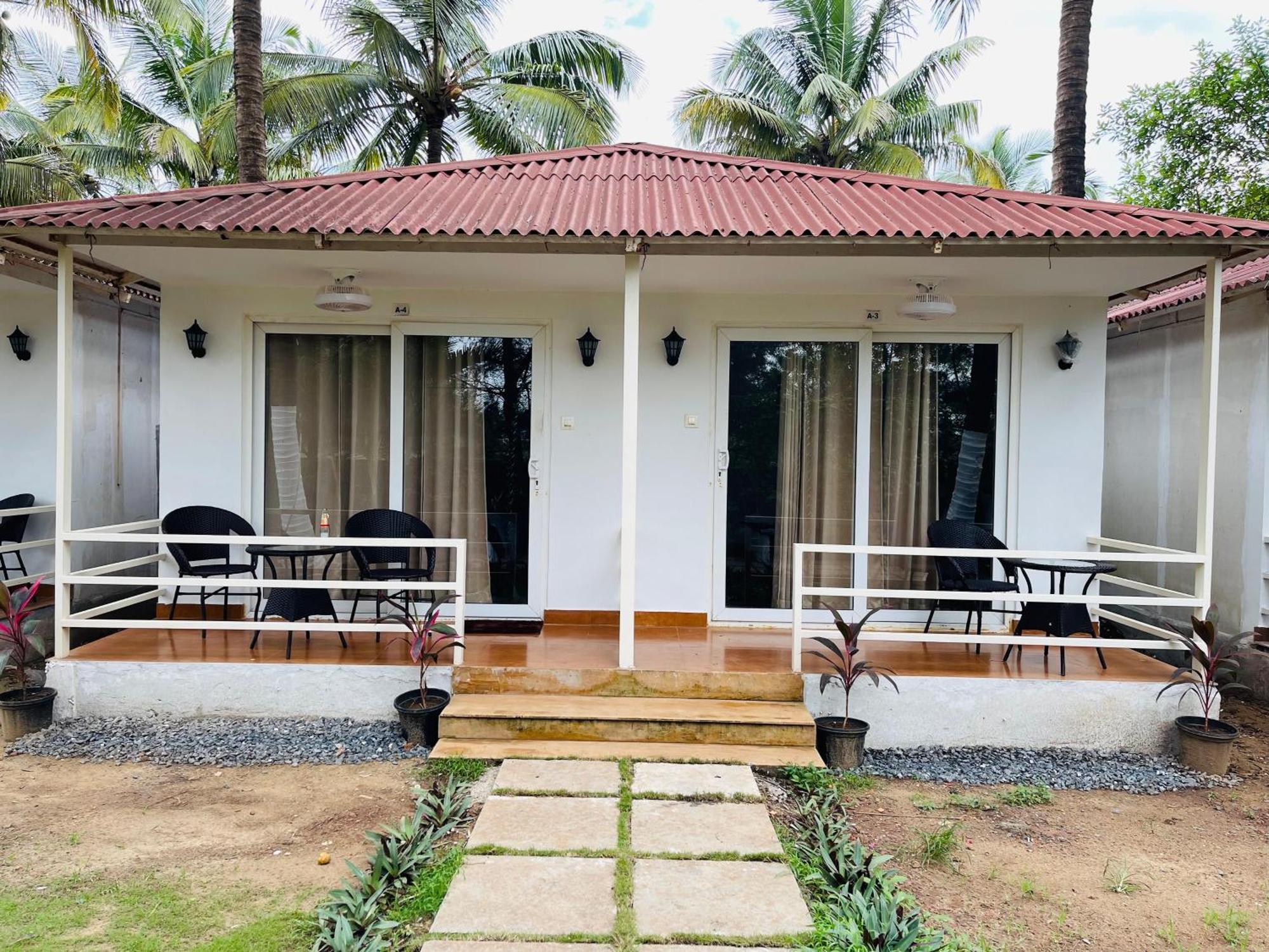 Arabian Sea Beach Resort Морджим Экстерьер фото