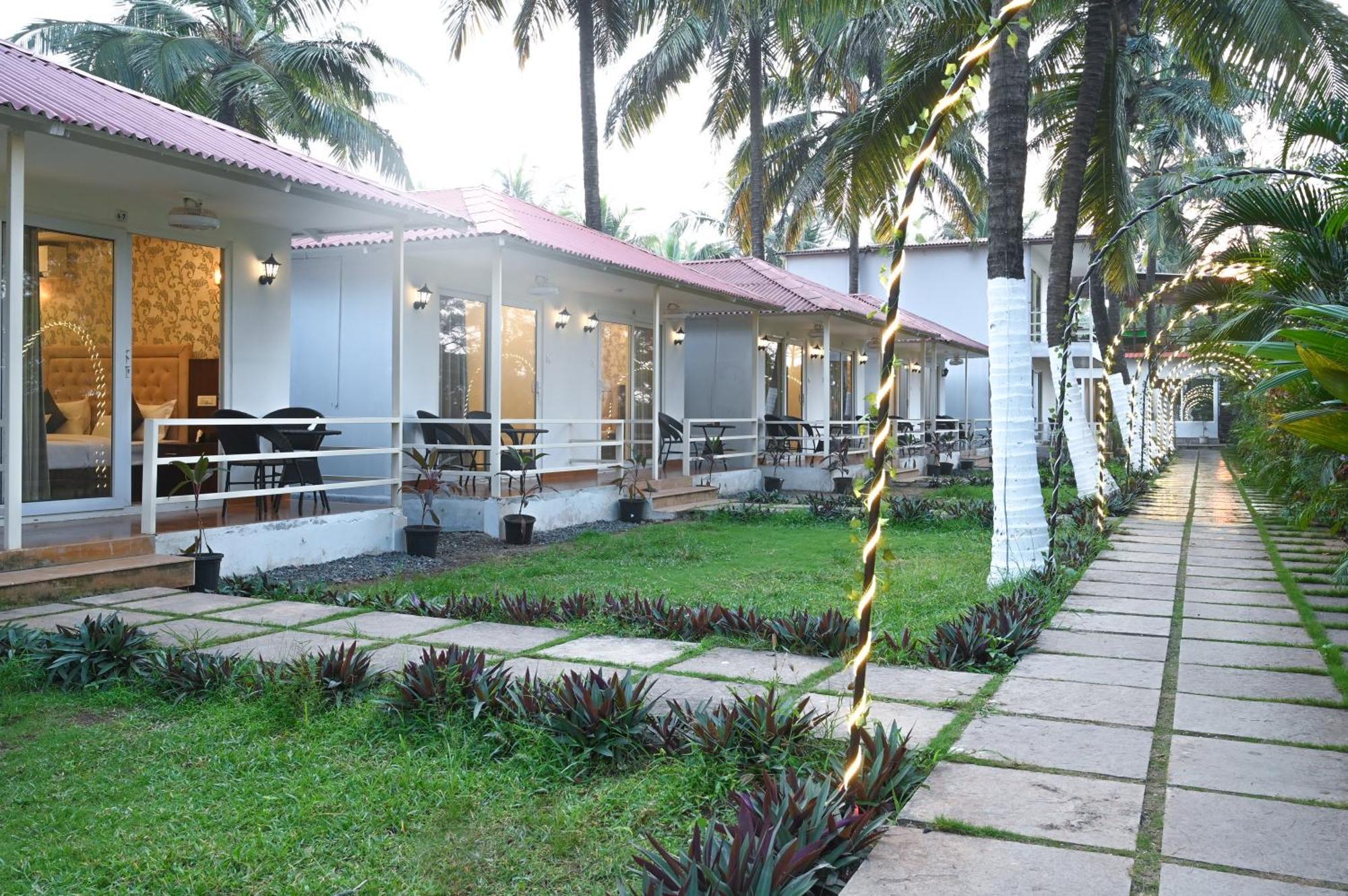 Arabian Sea Beach Resort Морджим Экстерьер фото