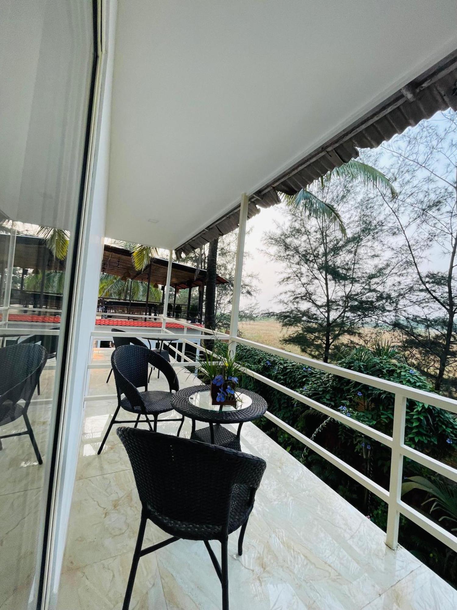 Arabian Sea Beach Resort Морджим Экстерьер фото